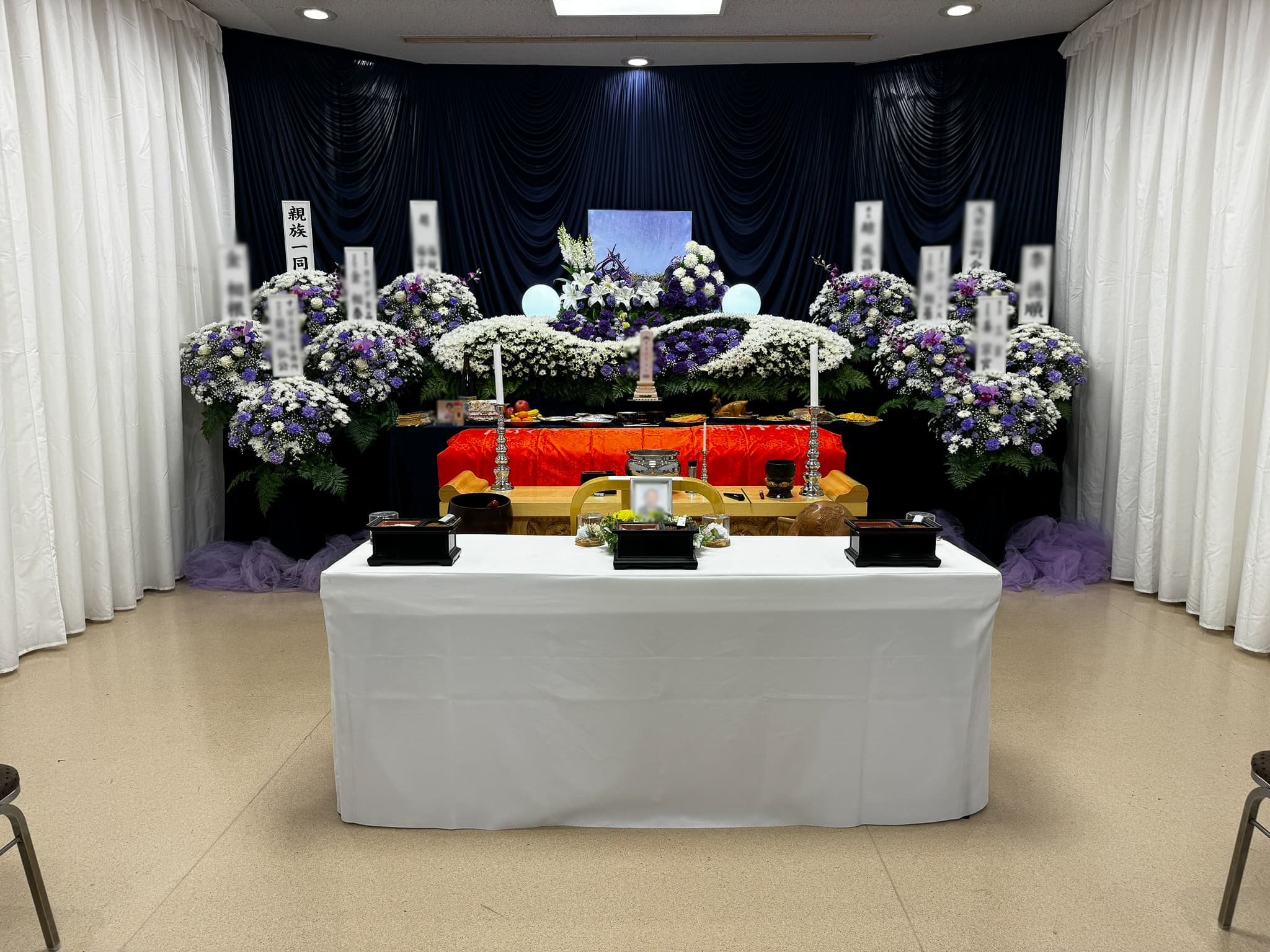 町屋斎場で執り行った家族葬の祭壇写真