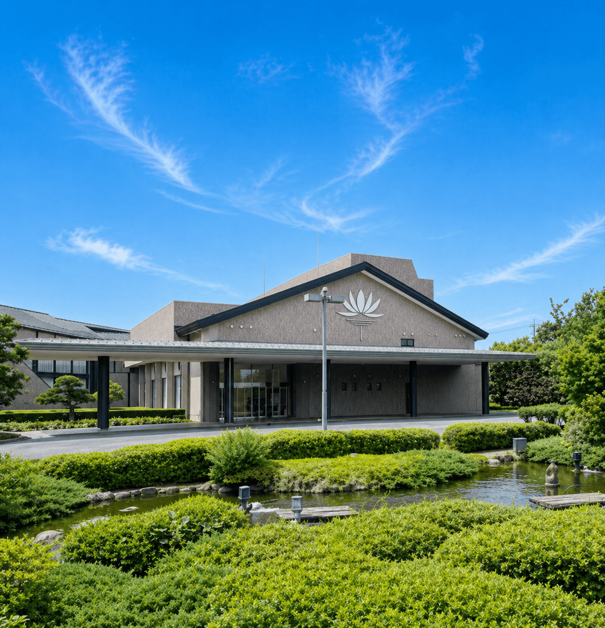 谷塚斎場の外観